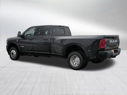 2026 RAM 3500 Laramie Crew Cab 4x4 8' Box