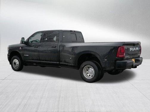 2026 RAM 3500 Laramie Crew Cab 4x4 8' Box