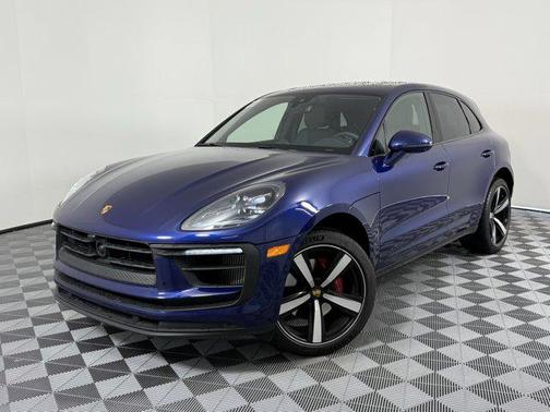 2025 Porsche Macan Base