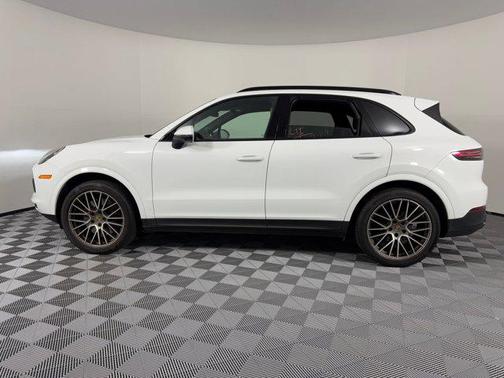 2023 Porsche Cayenne Platinum Edition