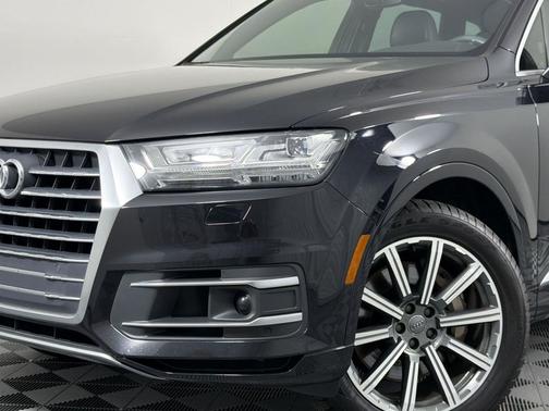 Black 2017 Audi Q7 3.0T Premium
