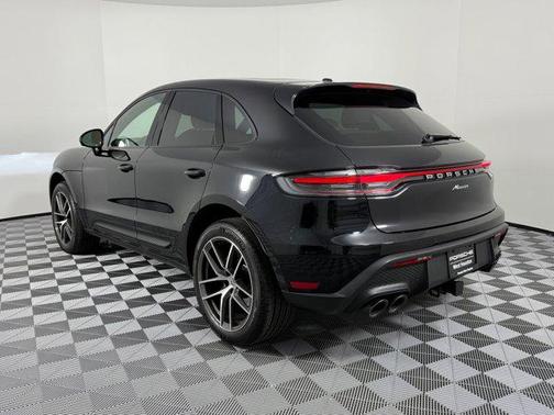 2025 Porsche Macan AWD