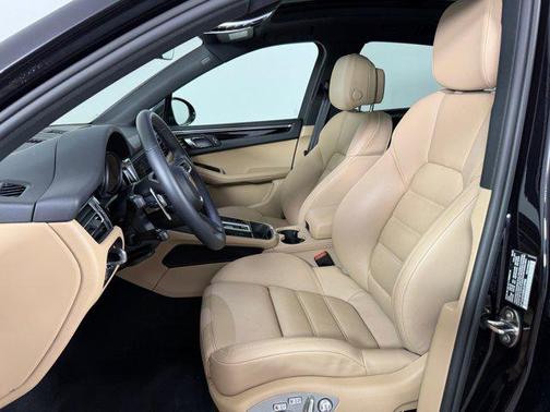 2025 Porsche Macan AWD