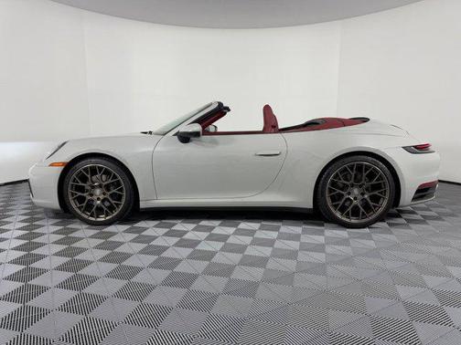 2022 Porsche 911 Carrera