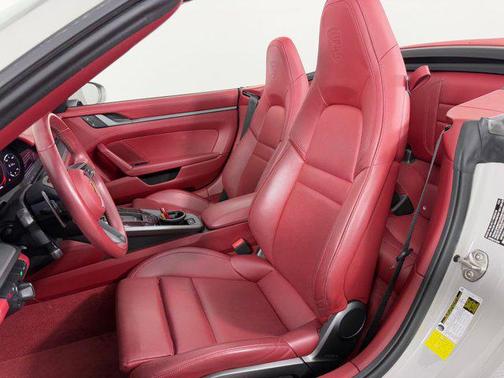 2022 Porsche 911 Carrera