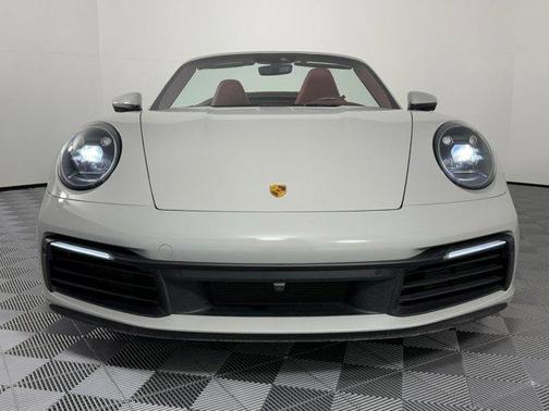 2022 Porsche 911 Carrera