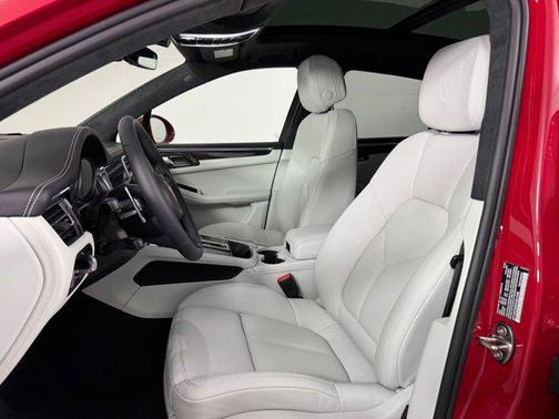 2026 Porsche Macan GTS