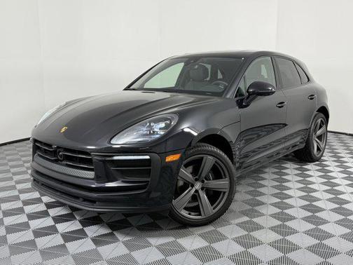 2025 Porsche Macan Base