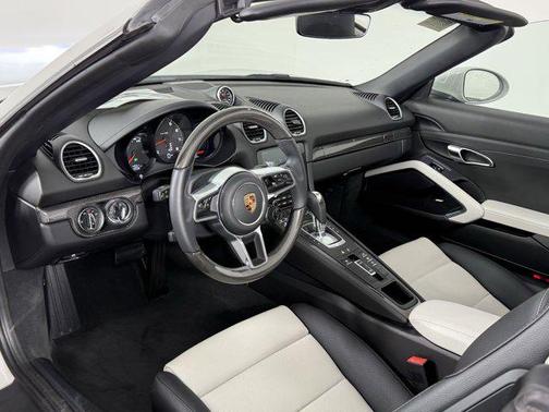 2025 Porsche 718 Boxster Style Edition