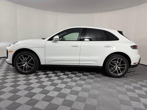 2025 Porsche Macan AWD