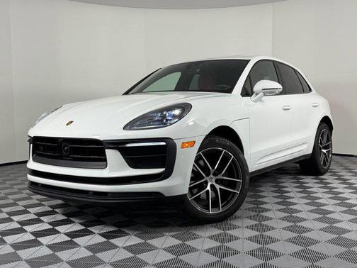 2025 Porsche Macan AWD