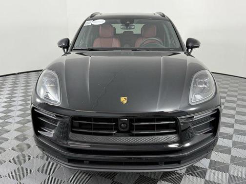 2025 Porsche Macan Base
