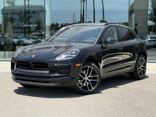 2025 Porsche Macan Base