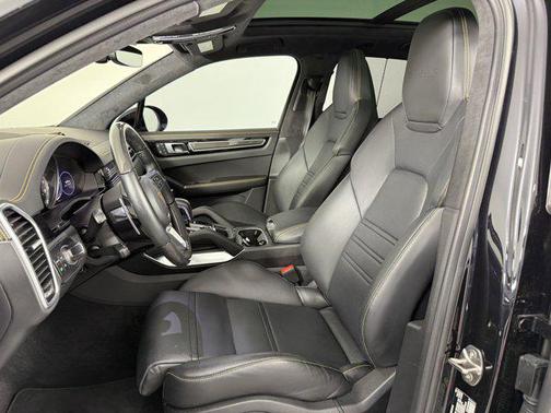 2022 Porsche Cayenne E-Hybrid S