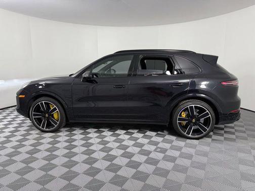 2022 Porsche Cayenne E-Hybrid S