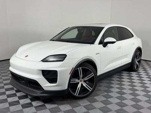 2024 Porsche Macan Base
