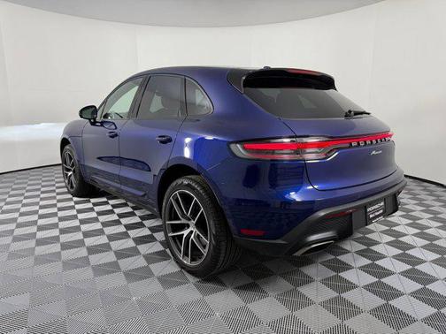 2025 Porsche Macan AWD