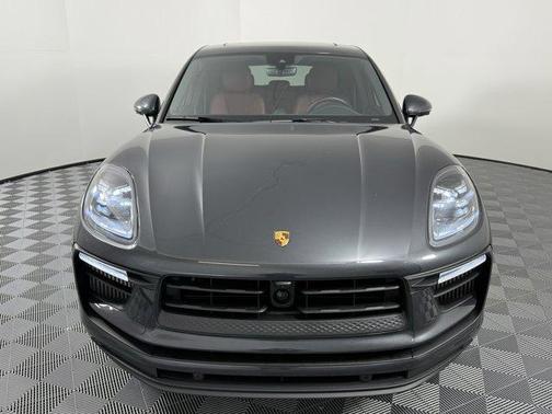 2025 Porsche Macan Base