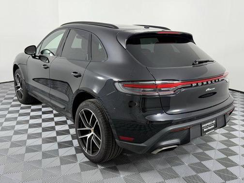 2024 Porsche Macan Base