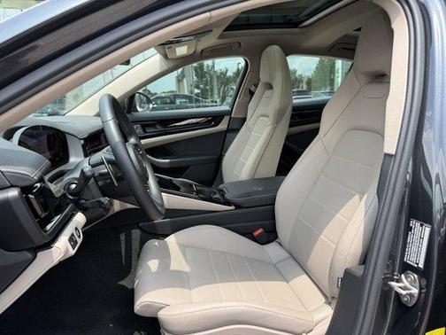 2025 Porsche Panamera 4