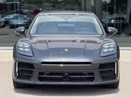 2025 Porsche Panamera 4