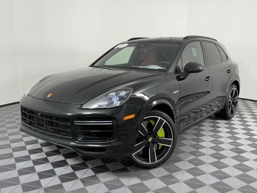 2023 Porsche Cayenne E-Hybrid S