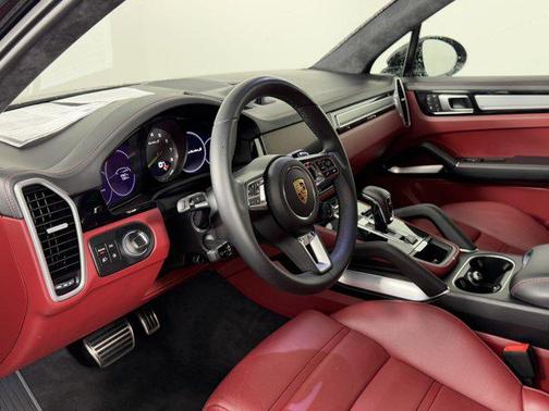 2023 Porsche Cayenne E-Hybrid S