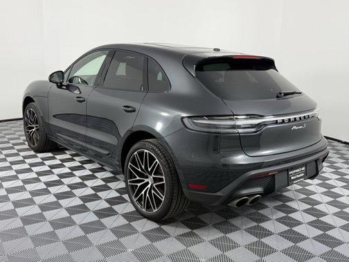 2025 Porsche Macan Base