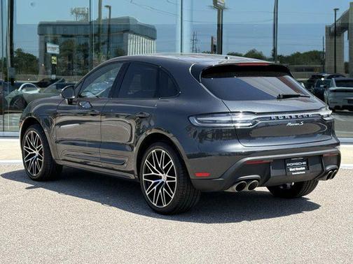 2025 Porsche Macan Base