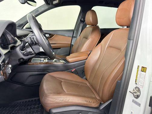 White 2017 Audi Q7 3.0T Prestige