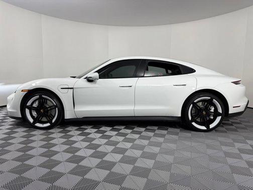 2022 Porsche Taycan RWD