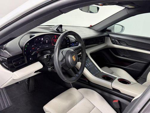 2022 Porsche Taycan RWD