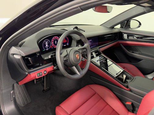 2026 Porsche Panamera RWD