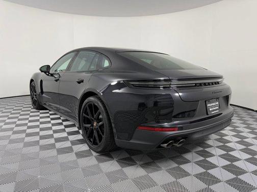 2026 Porsche Panamera RWD