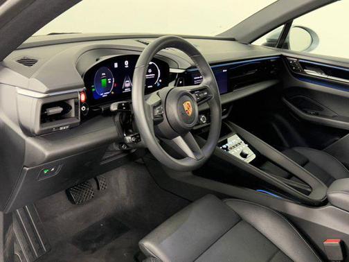 2025 Porsche Macan Electric