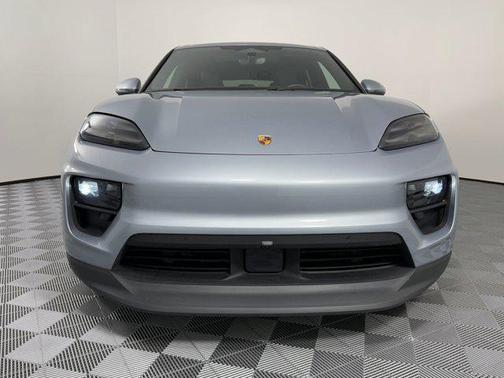 2025 Porsche Macan Electric