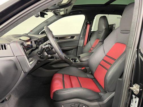 2026 Porsche Cayenne GTS