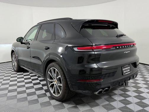 2025 Porsche Cayenne AWD