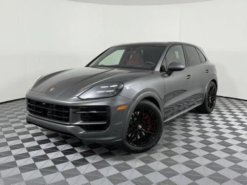 2025 Porsche Cayenne GTS