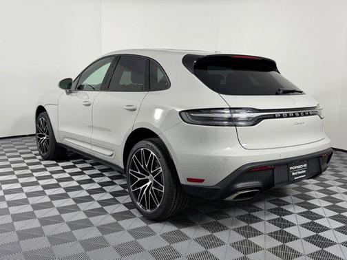 2026 Porsche Macan AWD