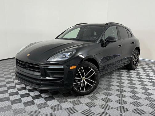 2025 Porsche Macan Base