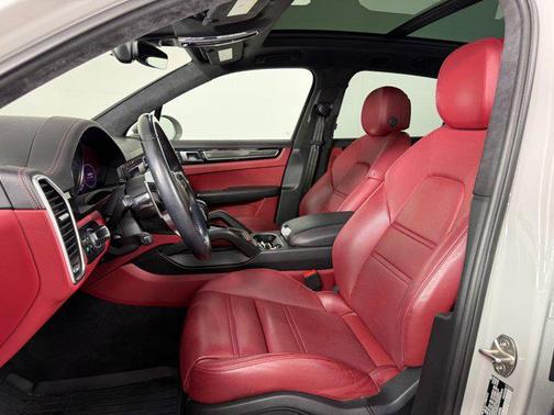 2022 Porsche Cayenne GTS