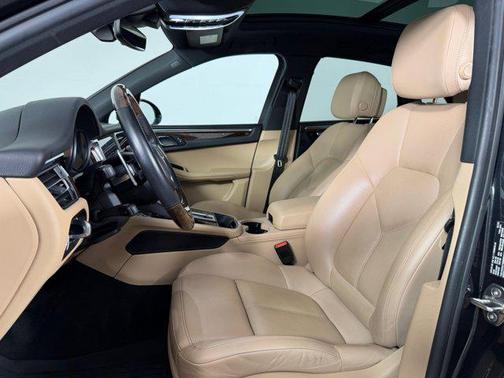 2023 Porsche Macan AWD