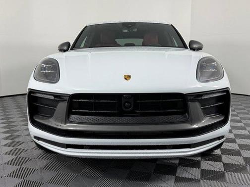 2026 Porsche Macan T