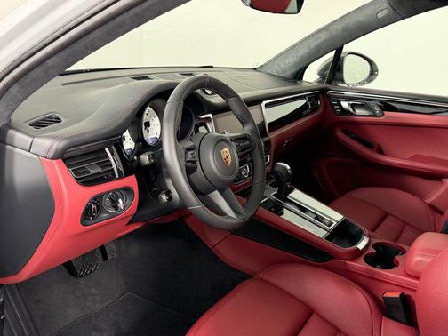 2026 Porsche Macan T