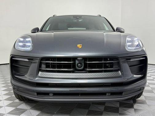 2026 Porsche Macan AWD