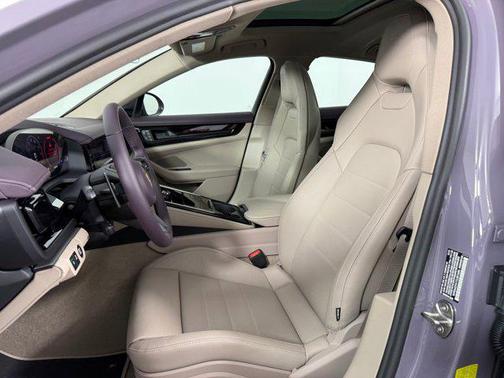 2026 Porsche Panamera 4