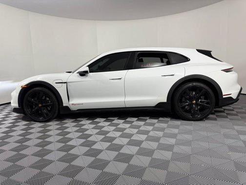 2022 Porsche Taycan 4