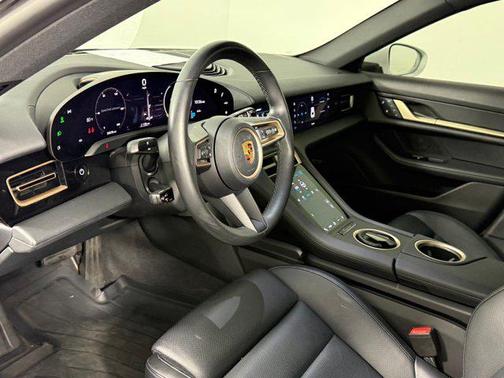 2022 Porsche Taycan 4