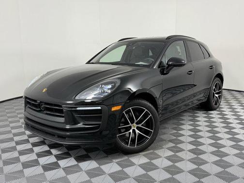 2025 Porsche Macan Base